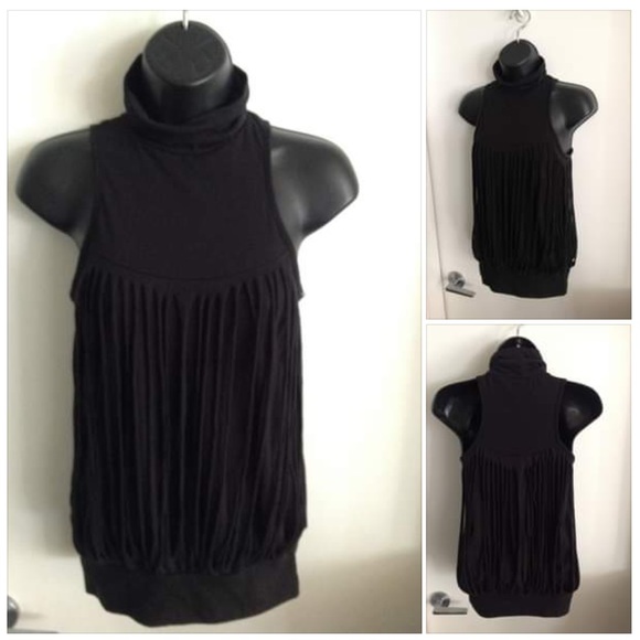 3/$25 WHAT'S HOT S black fringe tank - Picture 1 of 1